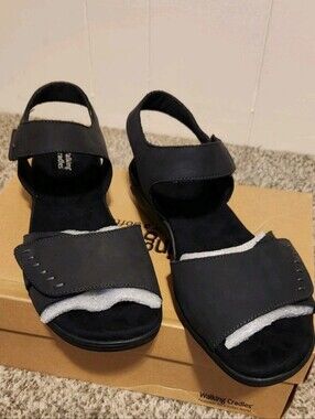 Walking Cradles Women's Black Sandals size 11W